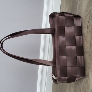 Harveys Seatbelt Woven Shoulder Bag